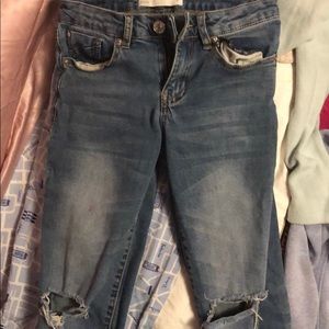 Ripped girlfriend jeans